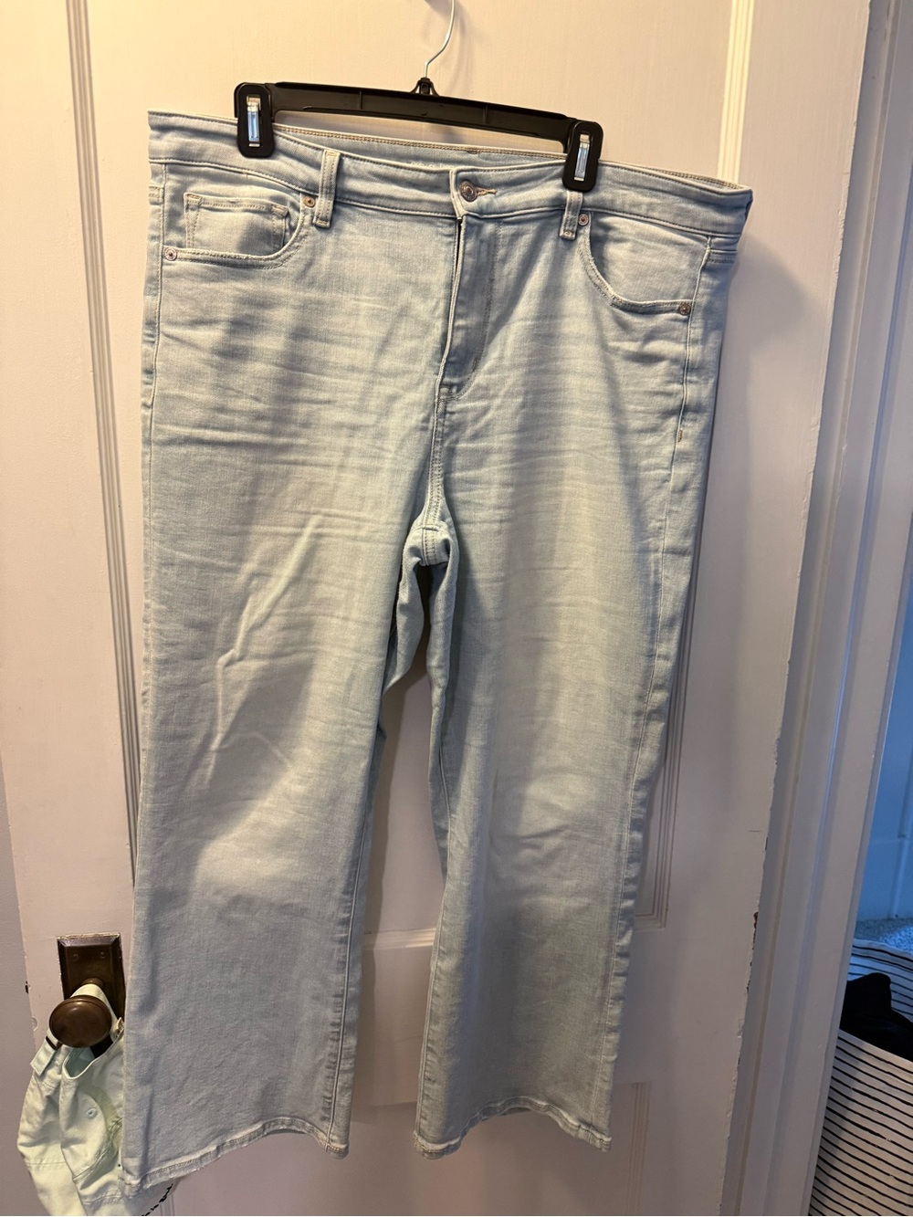 AE High-Waisted Kick Bootcut Crop Jean